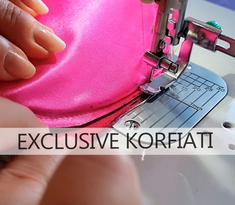 Attaching the base Attaching the bucket bag base